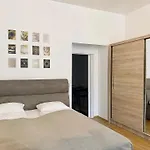 Stylish Retreat In A Lively Area Apartment Prague