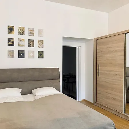 Stylish Retreat In A Lively Area 아파트 프라하