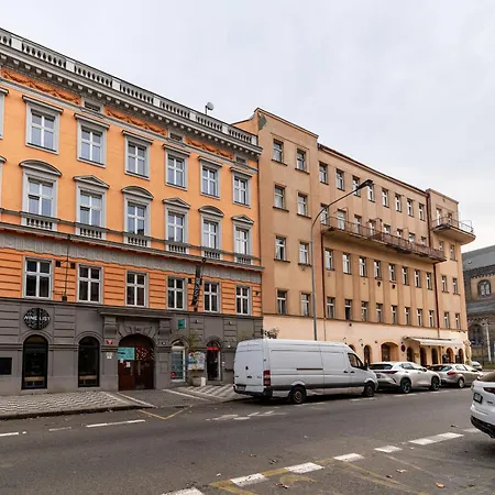 Stylish Retreat In A Lively Area * Prague
