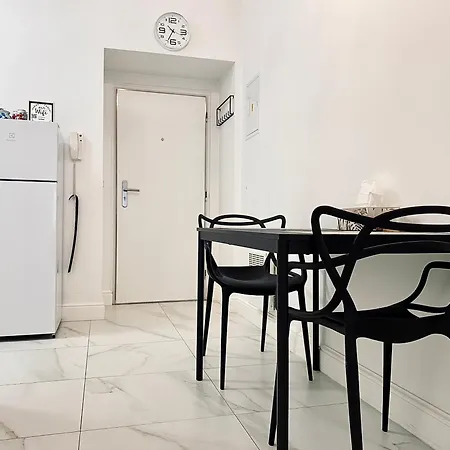 Appartement Stylish Retreat In A Lively Area