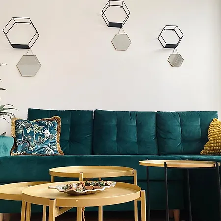 Stylish Retreat In A Lively Area Appartement *